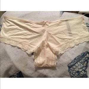 Victoria’s Secret Very Sexy Cheeky Pantie